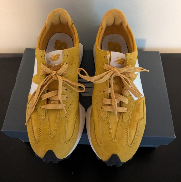 New Balance yellow/gold 327s (9.5) - Picture 3 of 7